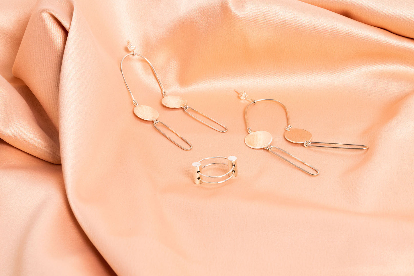 Oval Outline Earring